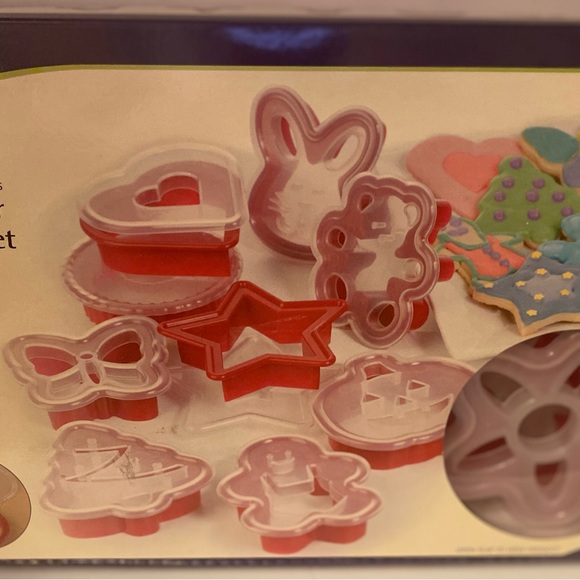 Baker's Cookie Cutter and Stencil Set  Silicone Grip 24 pcs - Picture 4 of 5
